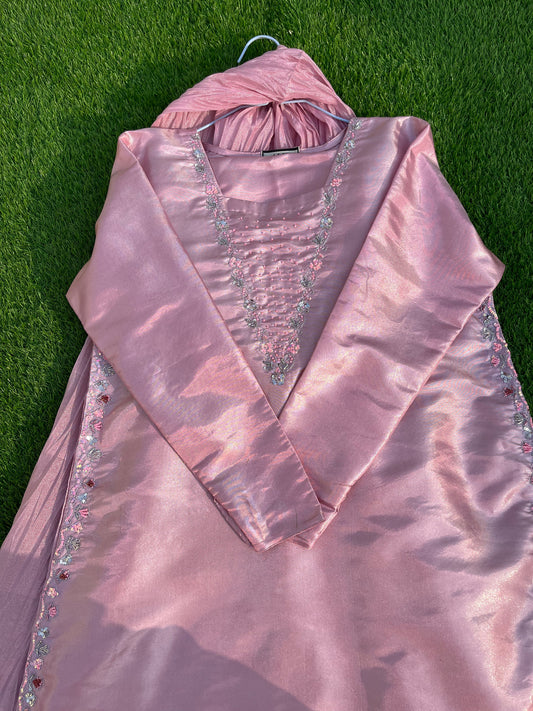 Gulabi Bahaar 3pc suit